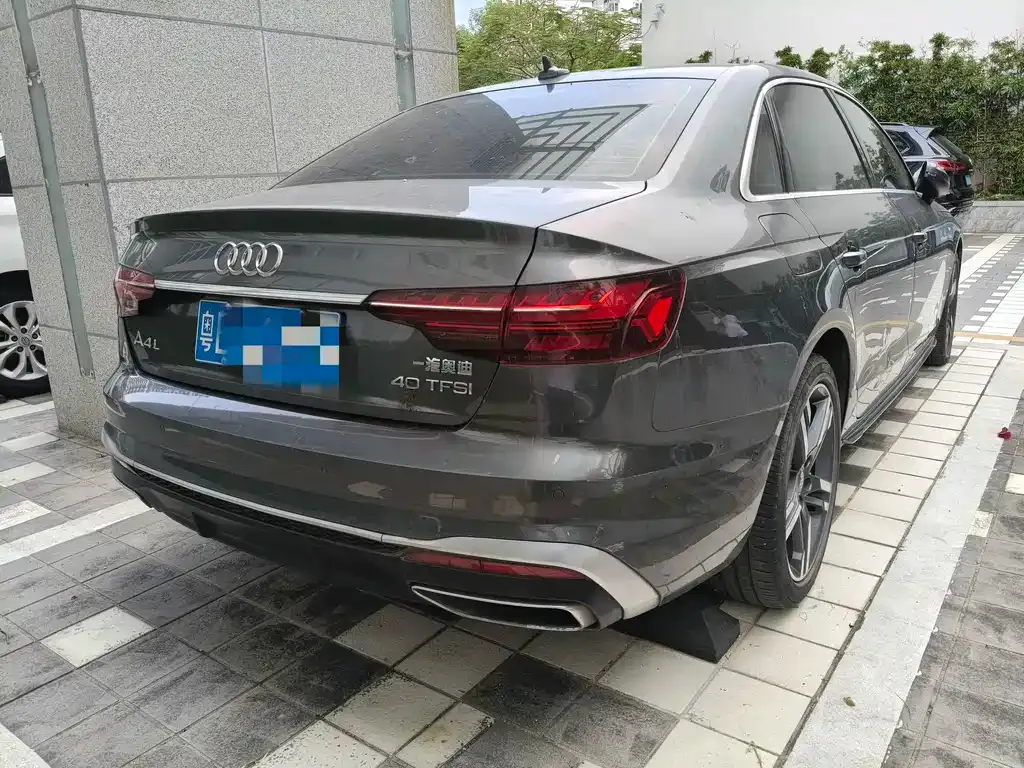 Audi A4L 2021 из CN, фото 9