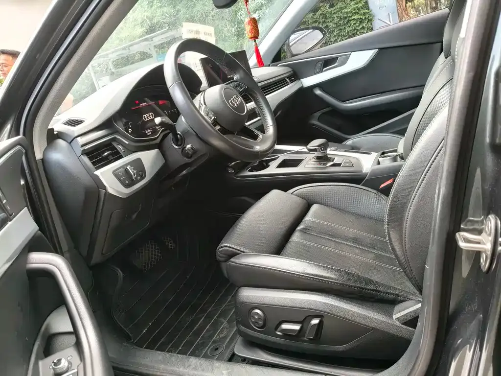 Audi A4L 2021 из CN, фото 5