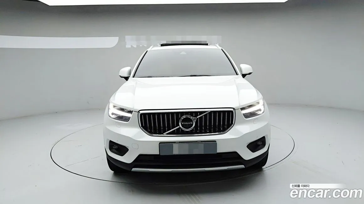 Volvo XC40 — фото 5
