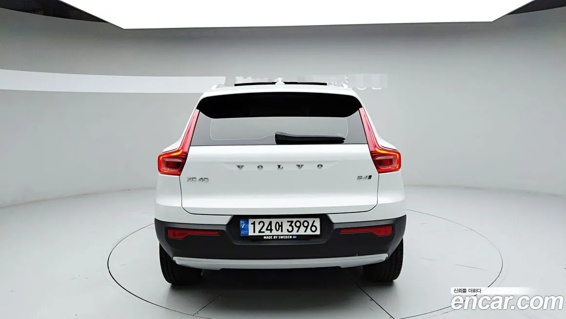Volvo XC40 — фото 3