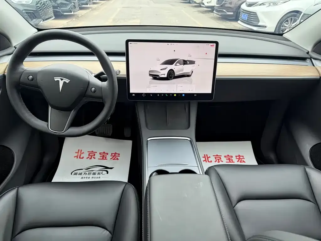 Tesla Model Y — фото 7