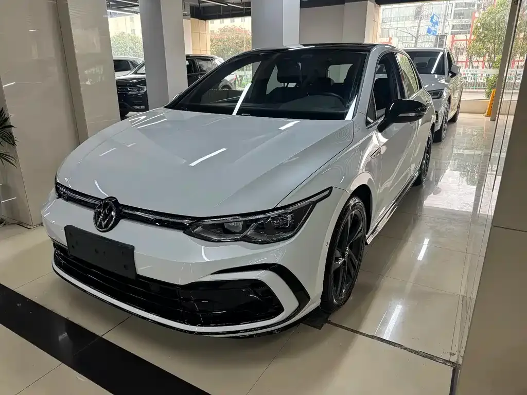 Volkswagen Golf 2022 из CN, фото 1