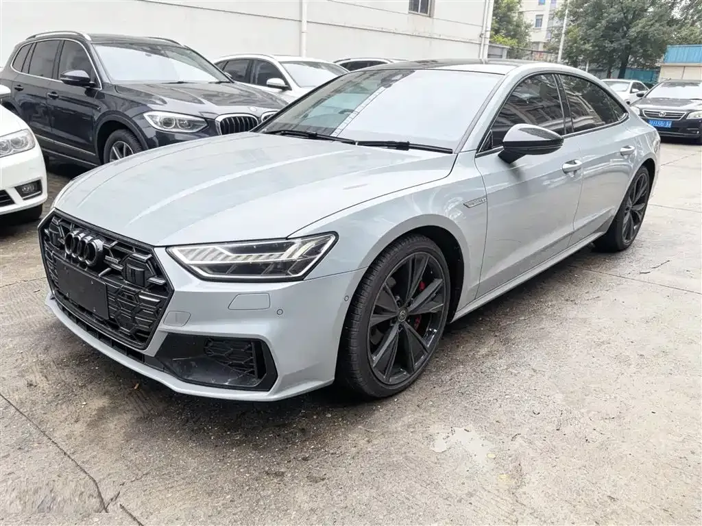 Audi A7L — фото 1