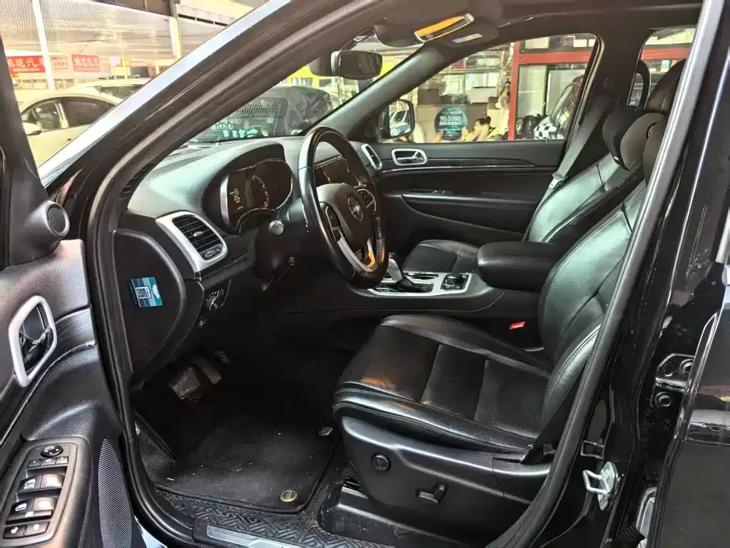 Jeep Grand Cherokee (Import) 2021 из CN, фото 10