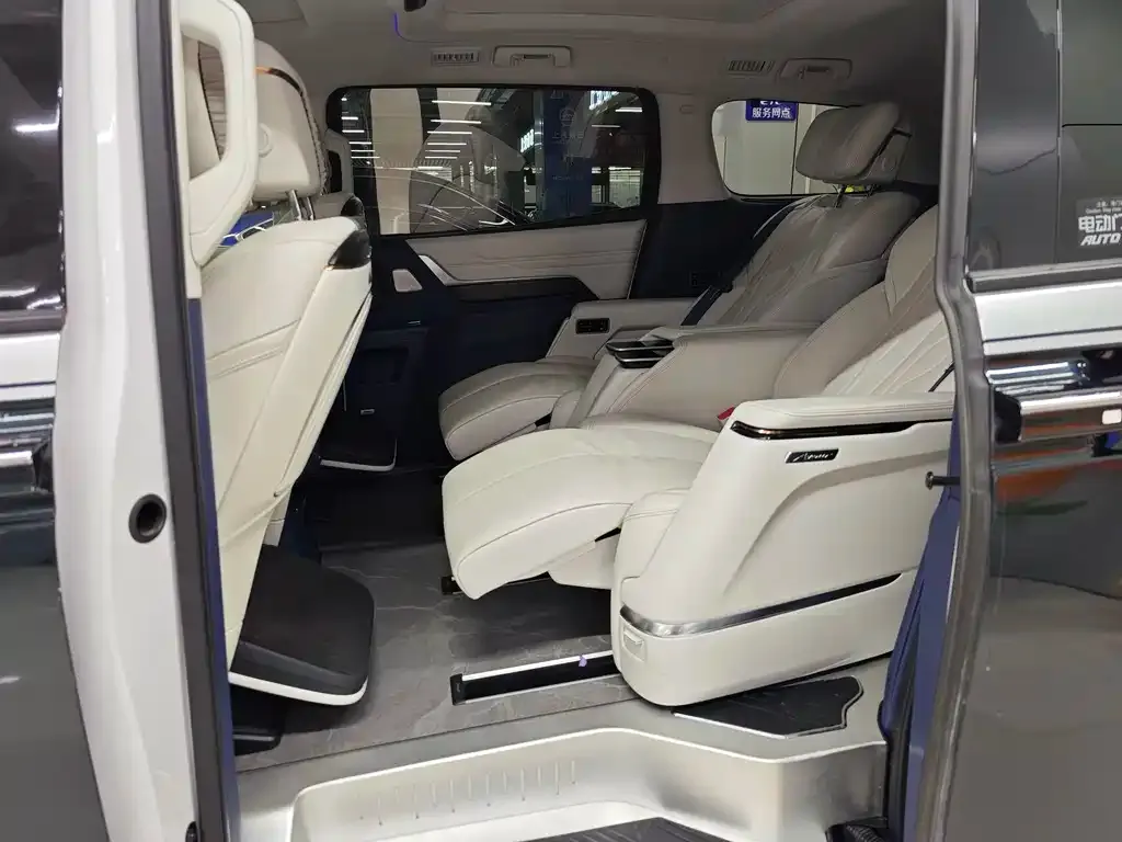 Buick Century 2023 из CN, фото 8
