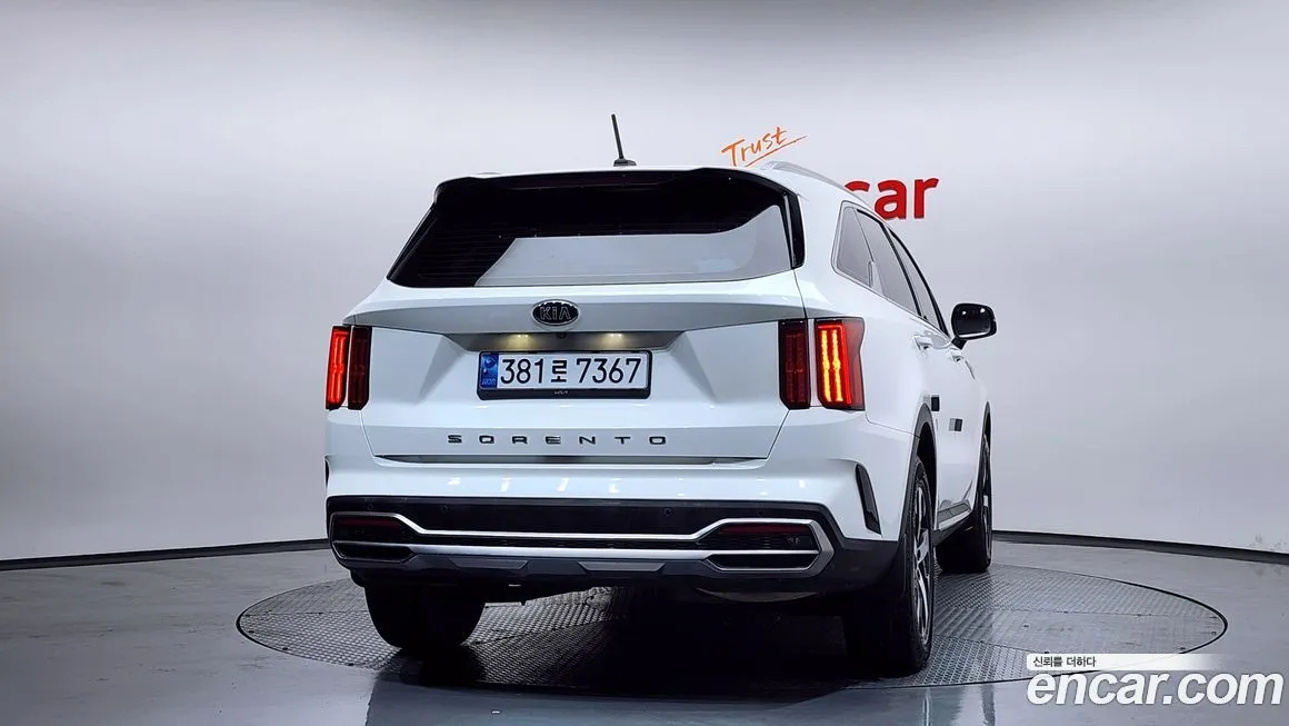 Kia Sorento — фото 6