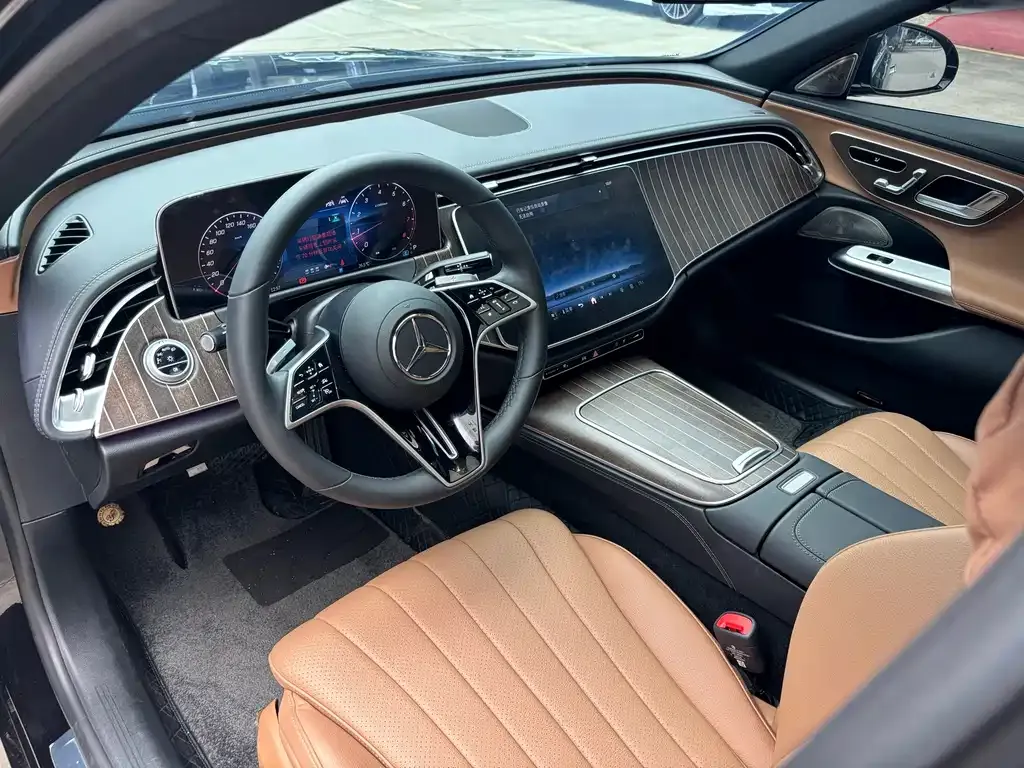 Mercedes-Benz E-Class — фото 10