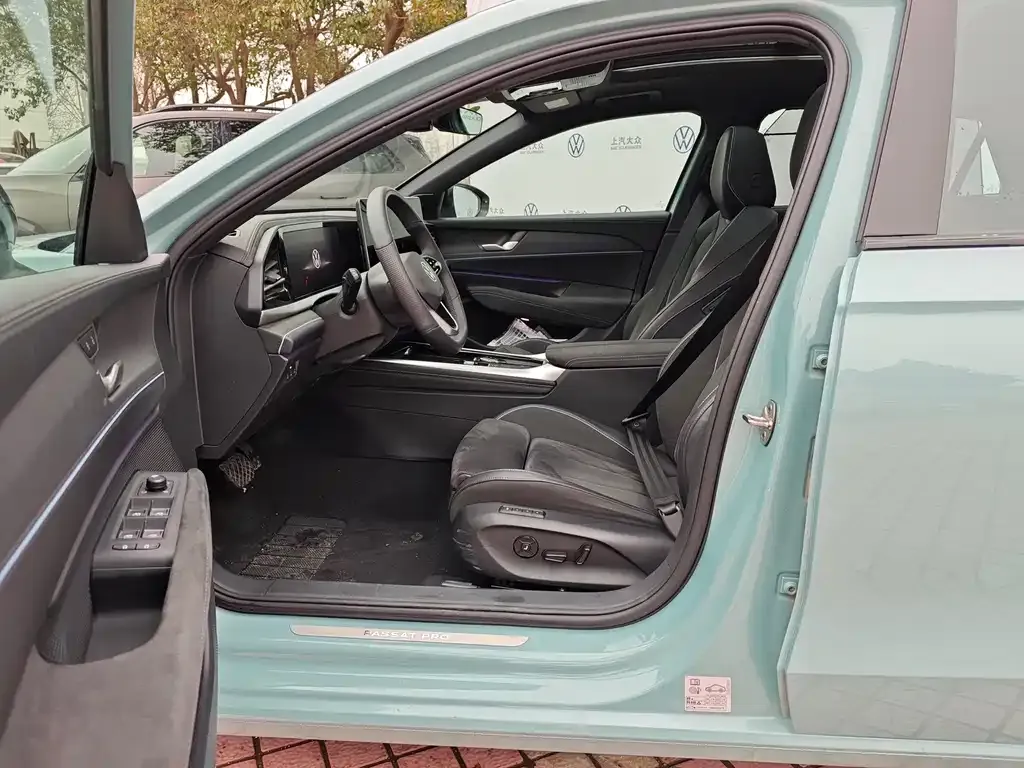 Volkswagen Passat 2024 из CN, фото 4