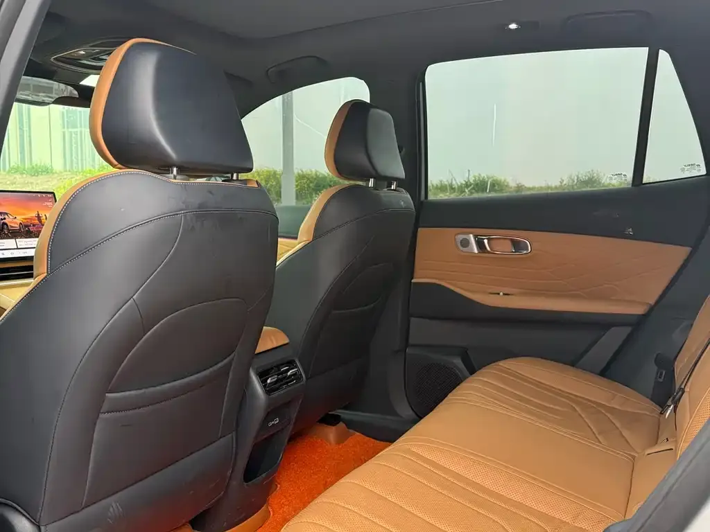 Changan UNI-Z New Energy 2024 из CN, фото 2