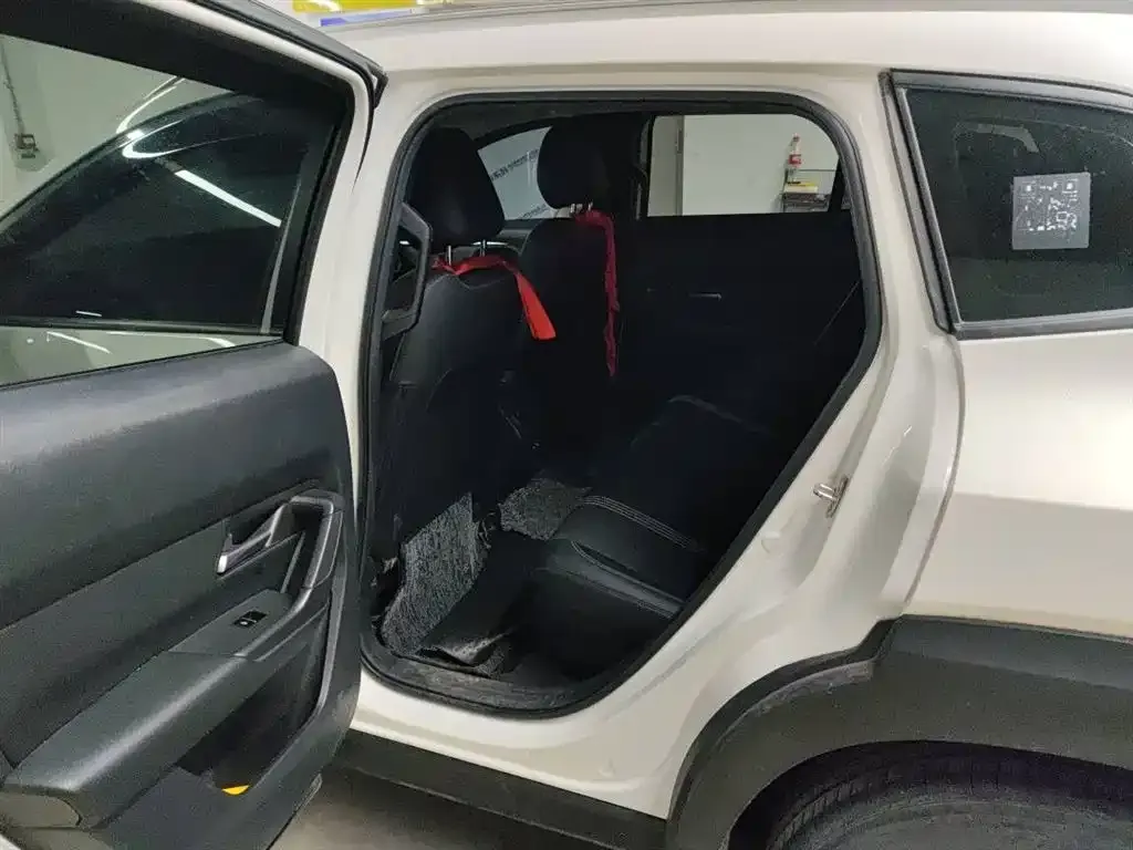 Mazda CX-50 2023 из CN, фото 8