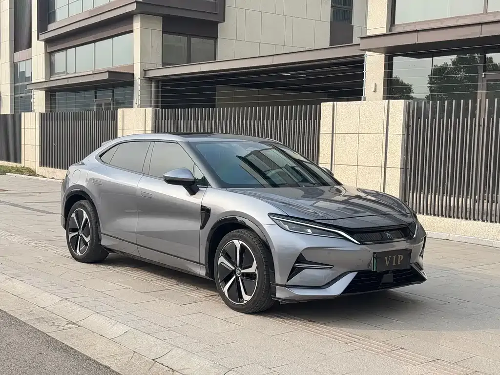 BYD L EV — фото 4