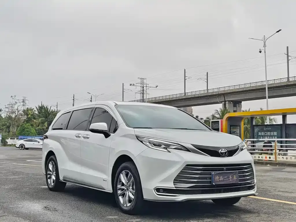 Toyota Sienna 2025 из CN, фото 4