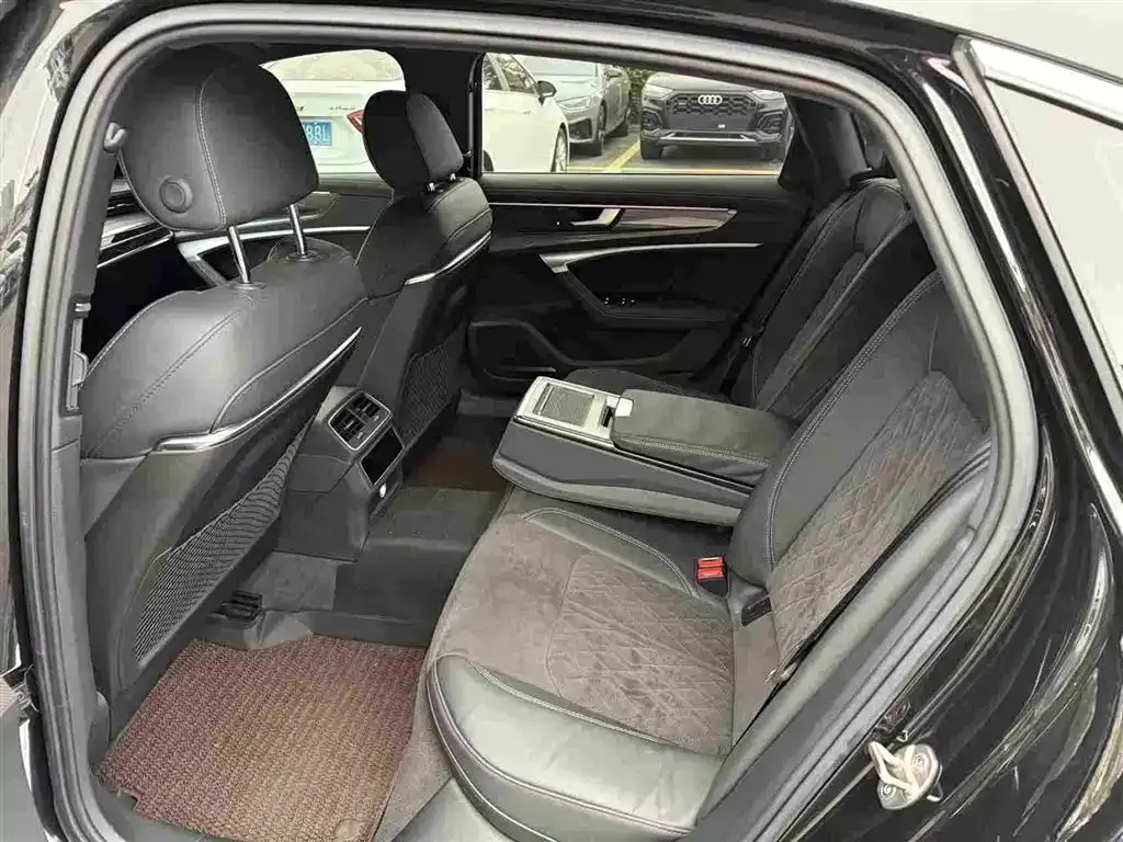 Audi A6L 2021 из CN, фото 5