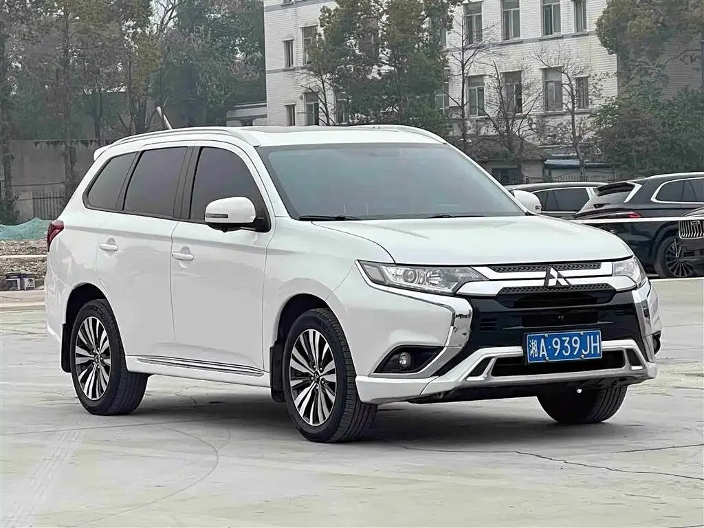 Mitsubishi Outlander 2022 из CN, фото 7