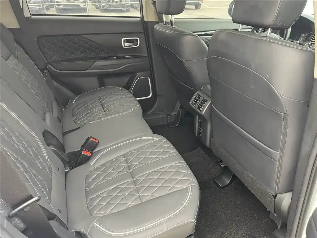 Mitsubishi Outlander 2022 из CN, фото 3