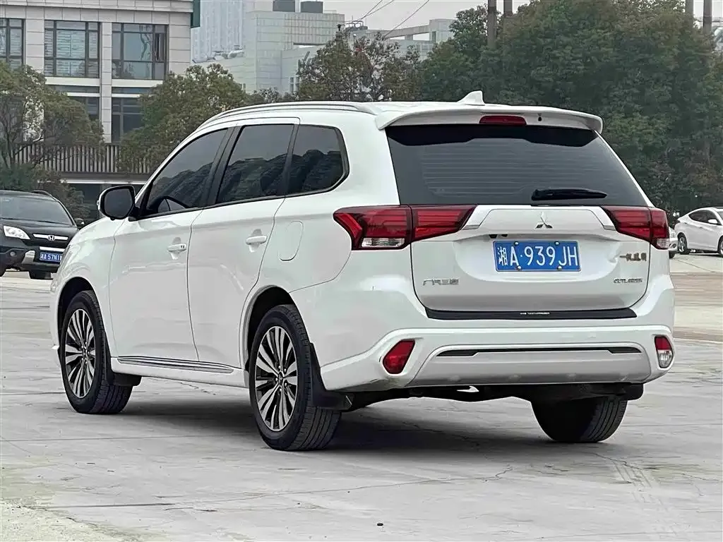 Mitsubishi Outlander 2022 из CN, фото 6