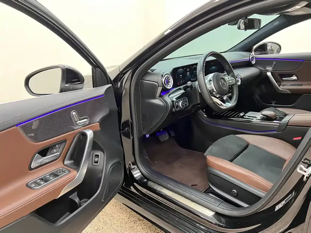 Mercedes-Benz A-Class 2023 из CN, фото 2