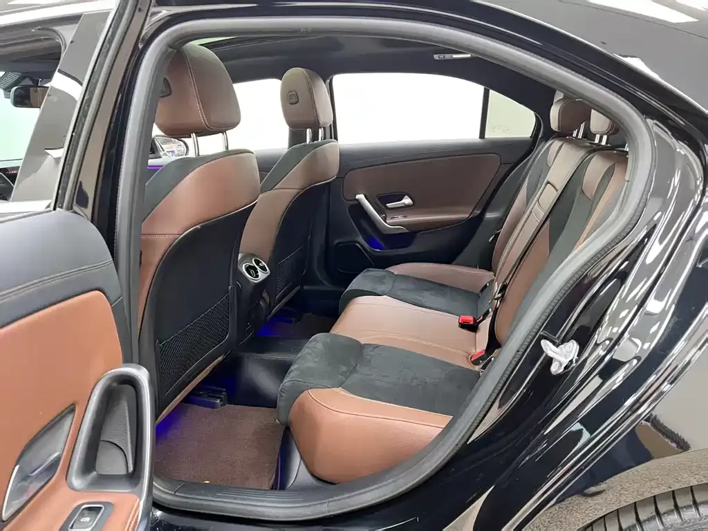 Mercedes-Benz A-Class 2023 из CN, фото 8