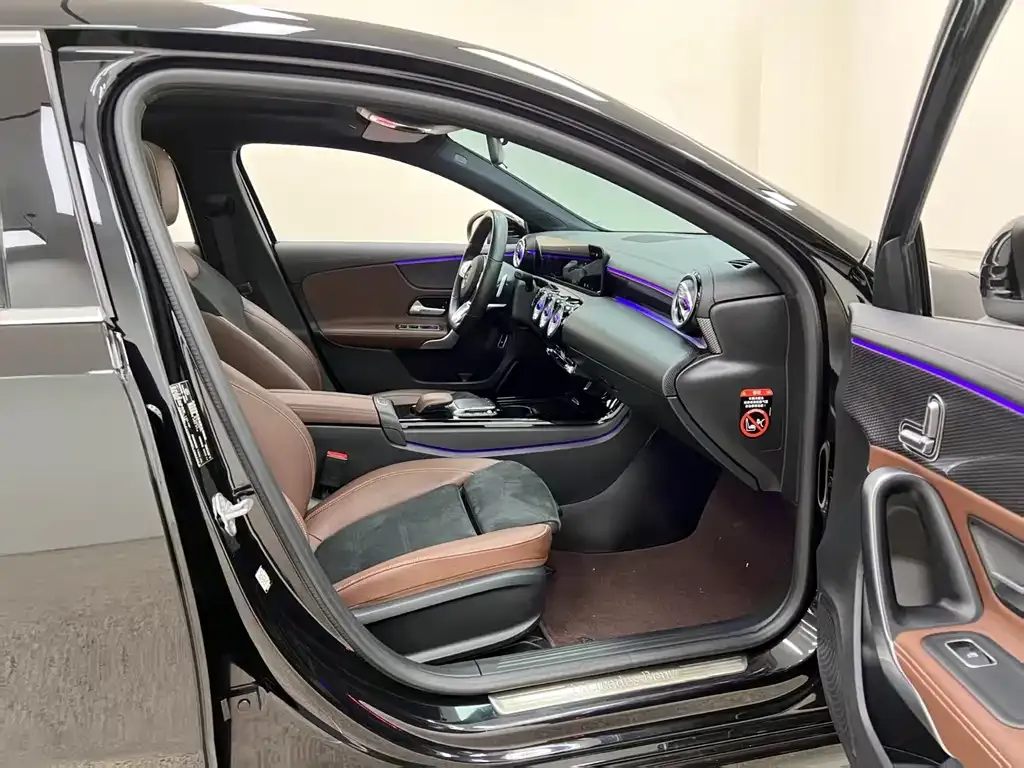 Mercedes-Benz A-Class 2023 из CN, фото 7