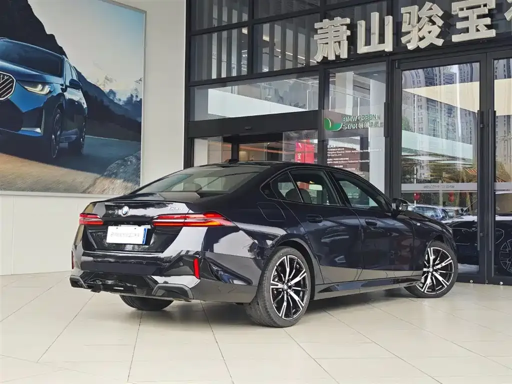BMW 5 Series (Import) 2025 из CN, фото 2