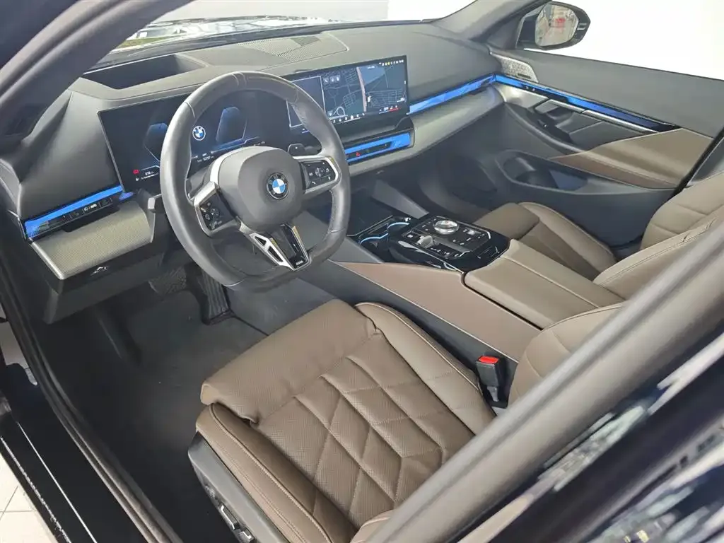 BMW 5 Series (Import) 2025 из CN, фото 5