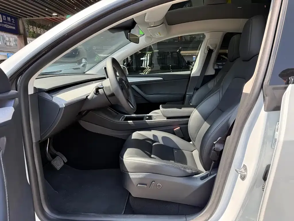 Tesla Model Y 2023 из CN, фото 4