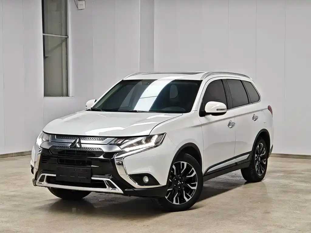Mitsubishi Outlander 2021 из CN, фото 1