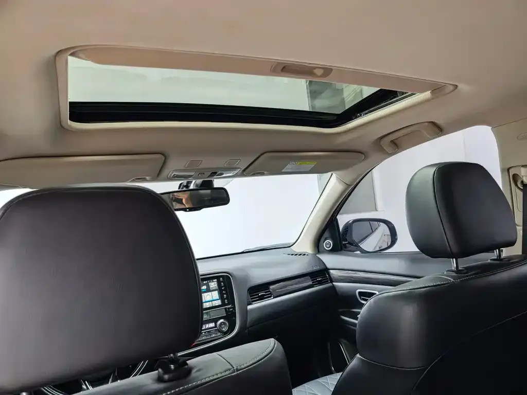 Mitsubishi Outlander 2021 из CN, фото 4
