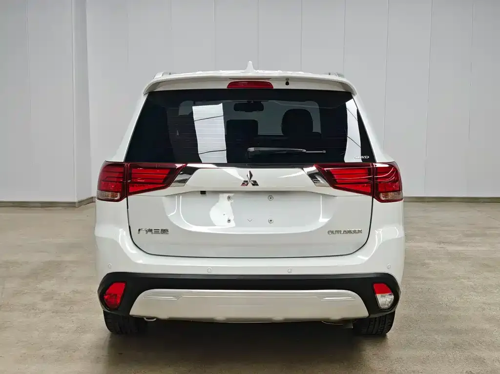 Mitsubishi Outlander 2021 из CN, фото 7