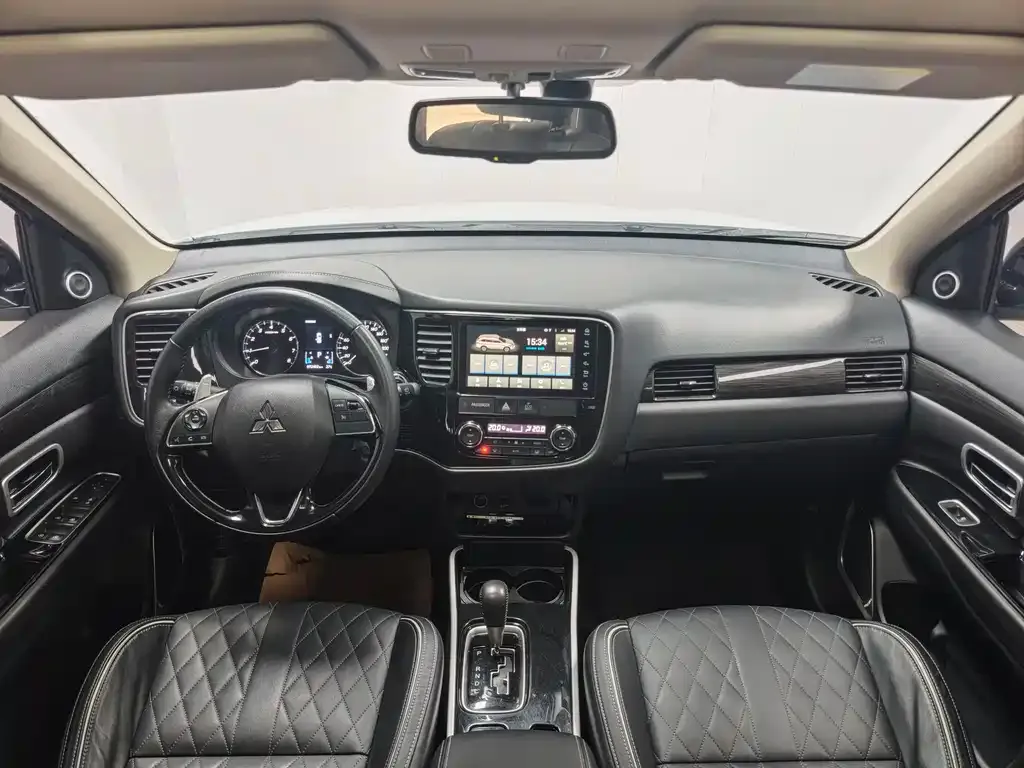Mitsubishi Outlander 2021 из CN, фото 10