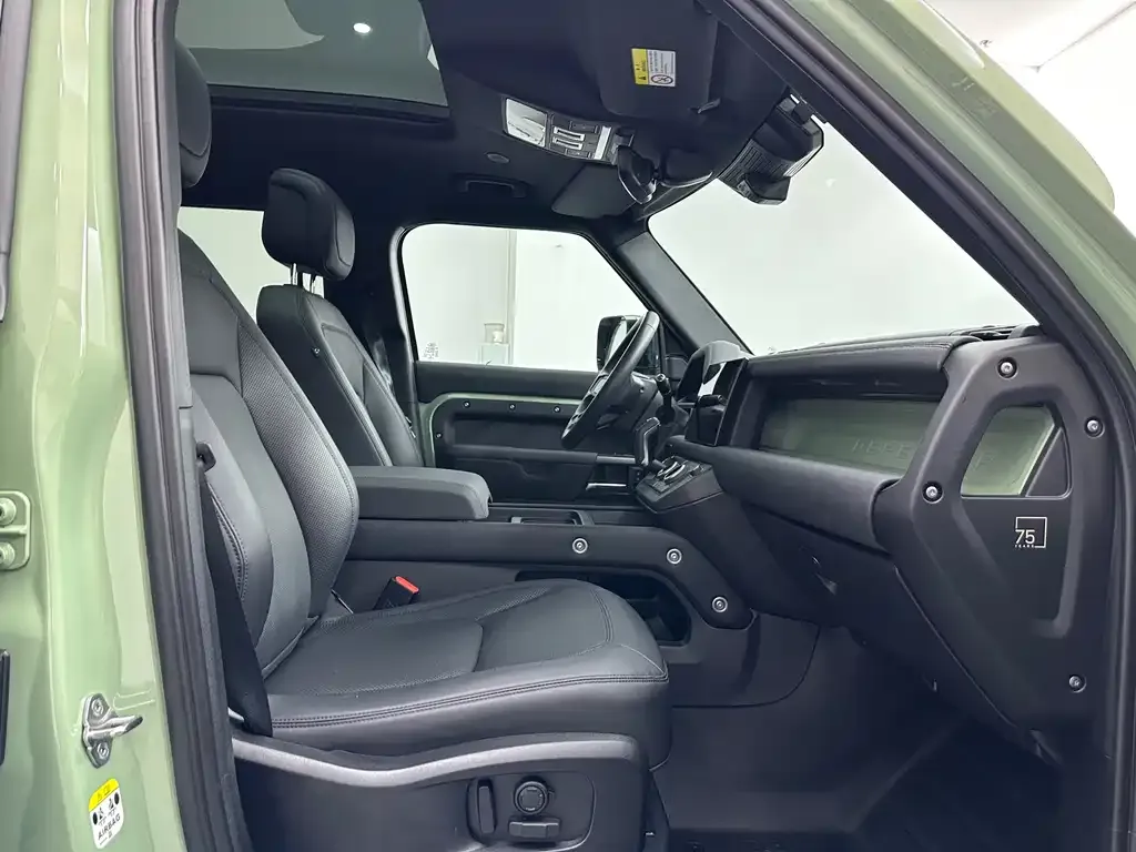 Land Rover Defender — фото 10