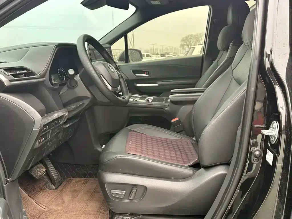 Toyota Sienna — фото 3