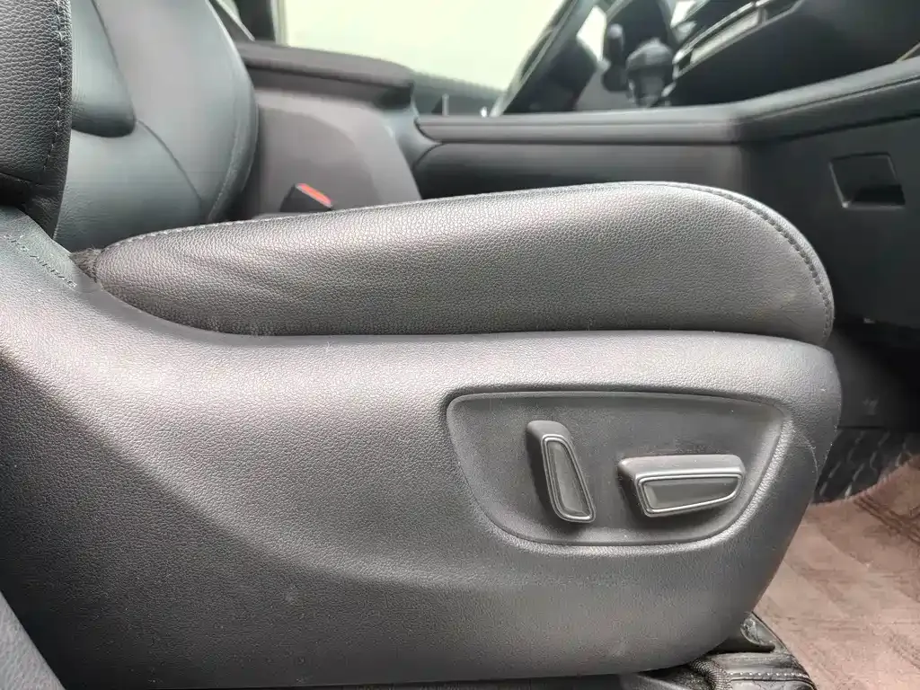 Toyota Sienna — фото 8