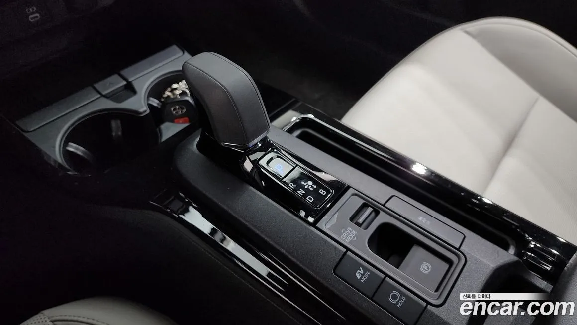 Toyota Prius 2024 из KR, фото 4