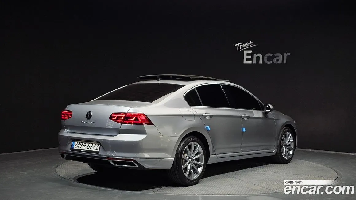 Volkswagen Passat — фото 6