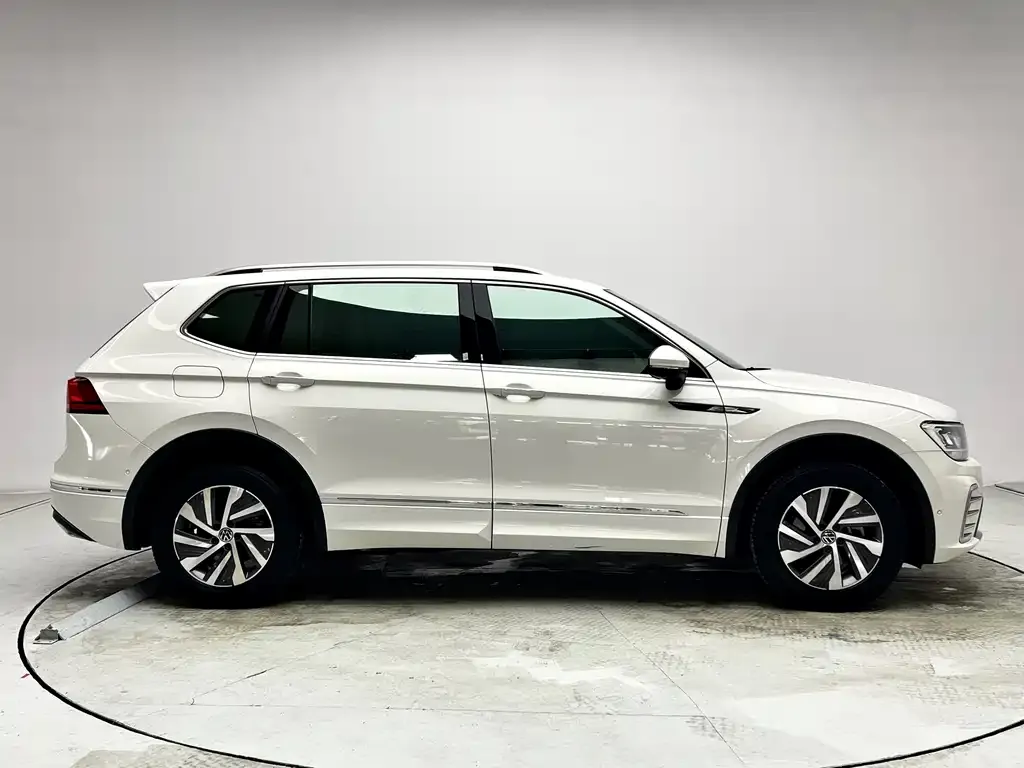 Volkswagen Tiguan L New Energy 2021 из CN, фото 2