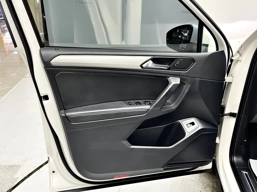 Volkswagen Tiguan L New Energy 2021 из CN, фото 7