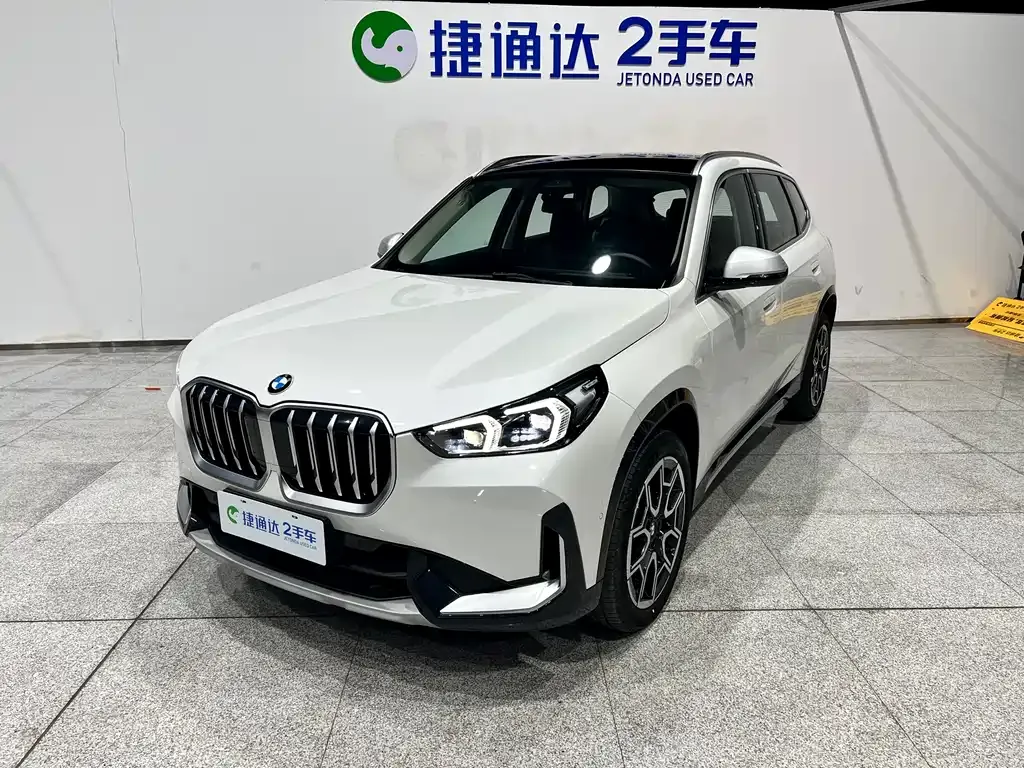 BMW X1 — фото 1