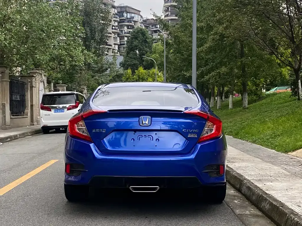 Honda Civic 2022 из CN, фото 2