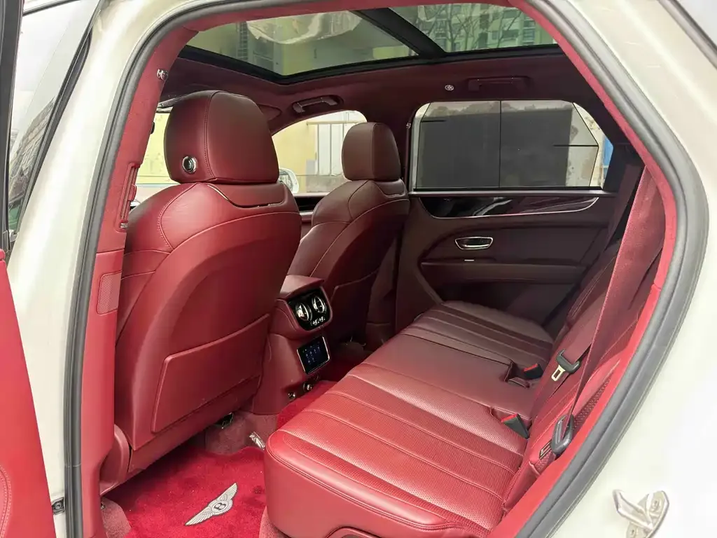 Bentley Bentayga 2021 из CN, фото 6