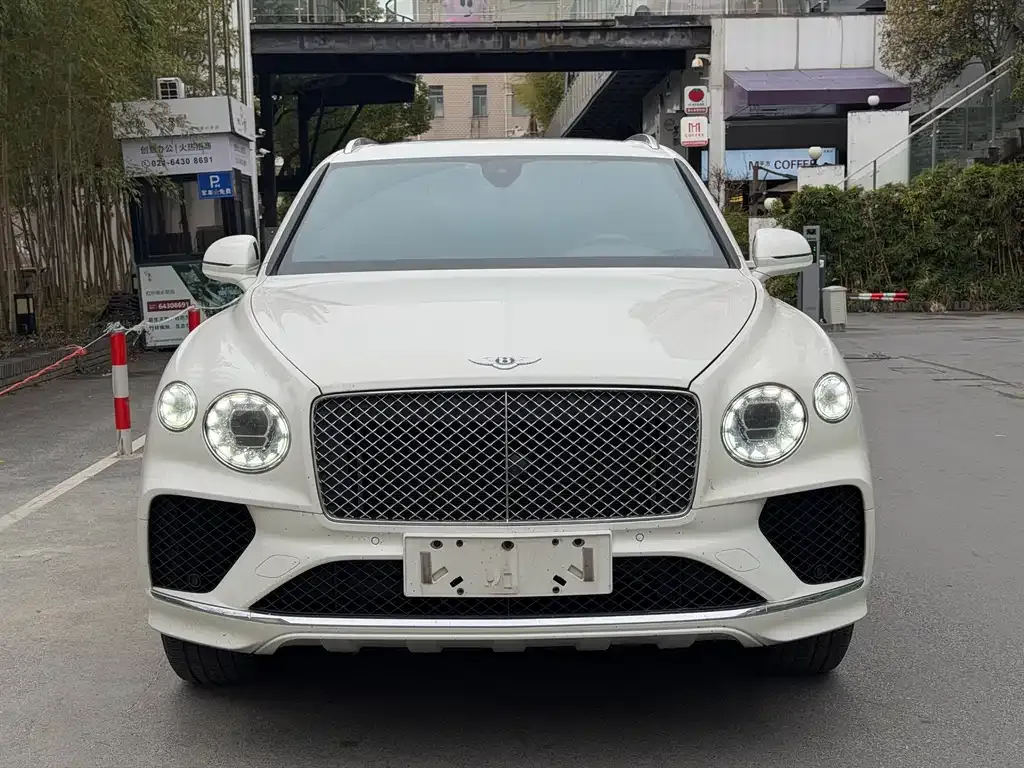 Bentley Bentayga 2021 из CN, фото 9