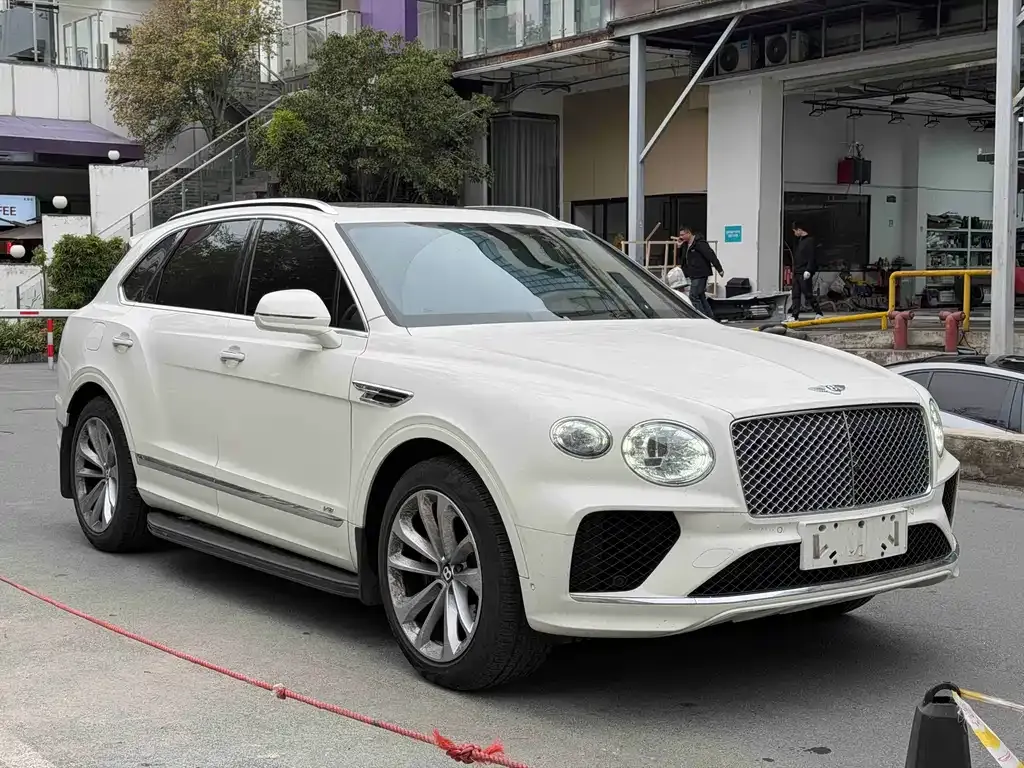 Bentley Bentayga 2021 из CN, фото 8