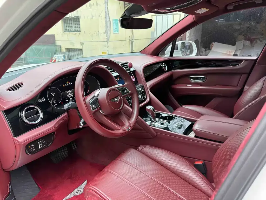 Bentley Bentayga 2021 из CN, фото 10