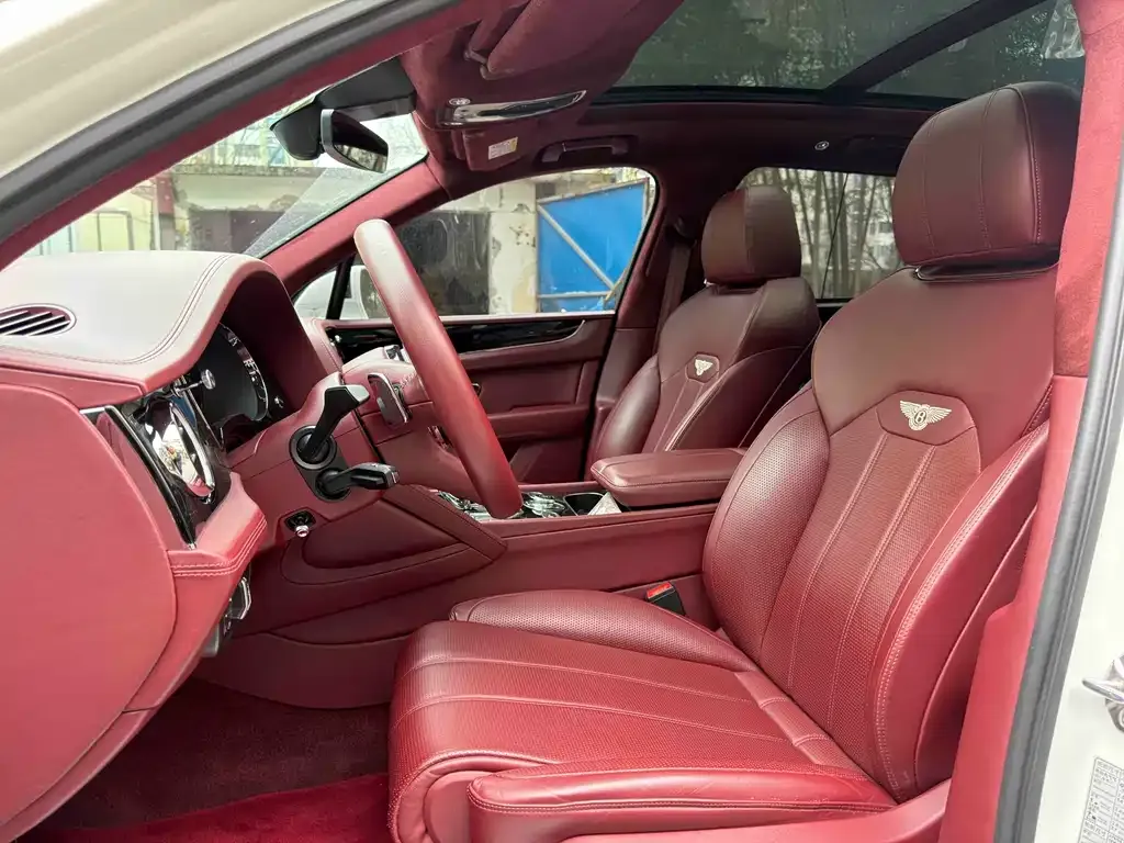 Bentley Bentayga 2021 из CN, фото 2