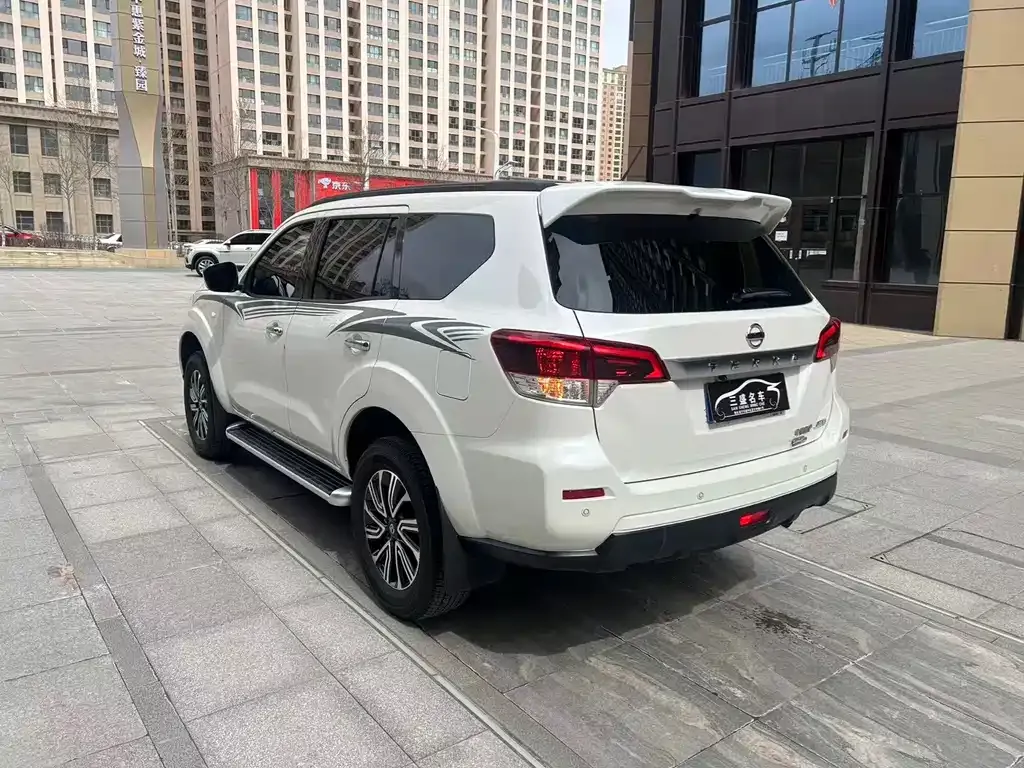 Nissan Terra — фото 5
