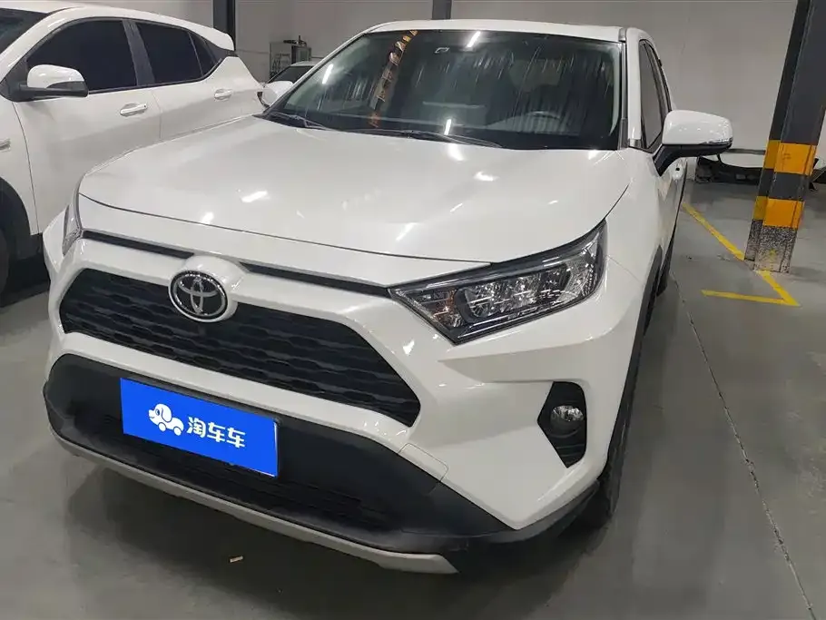 Toyota RAV4 2022 из CN, фото 1
