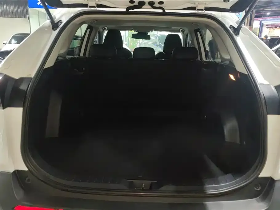Toyota RAV4 2022 из CN, фото 3