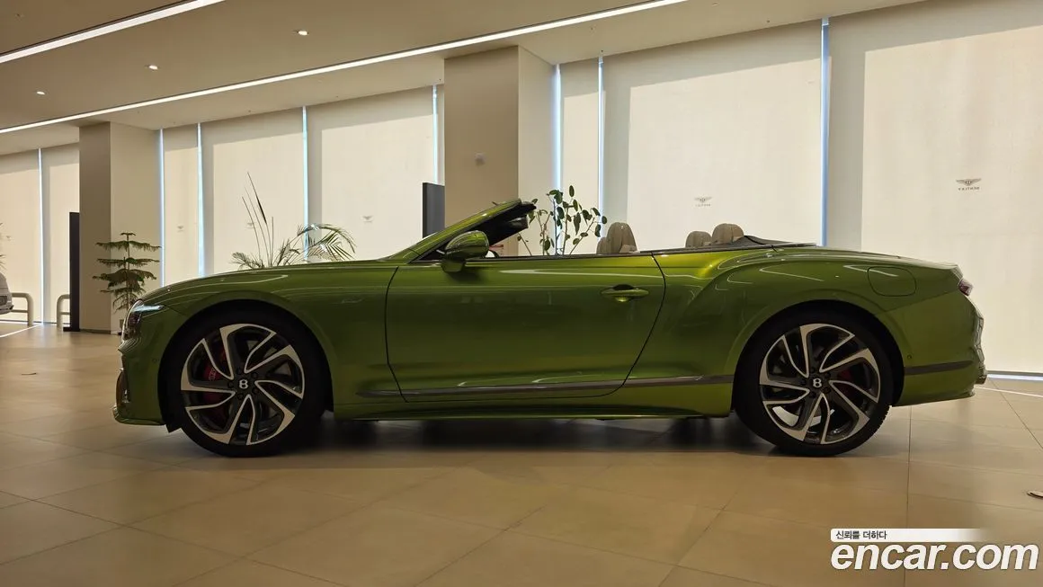 Bentley Continental 2025 из KR, фото 2