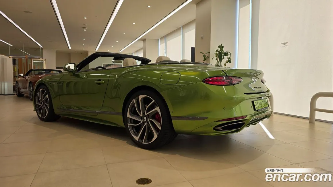 Bentley Continental 2025 из KR, фото 5