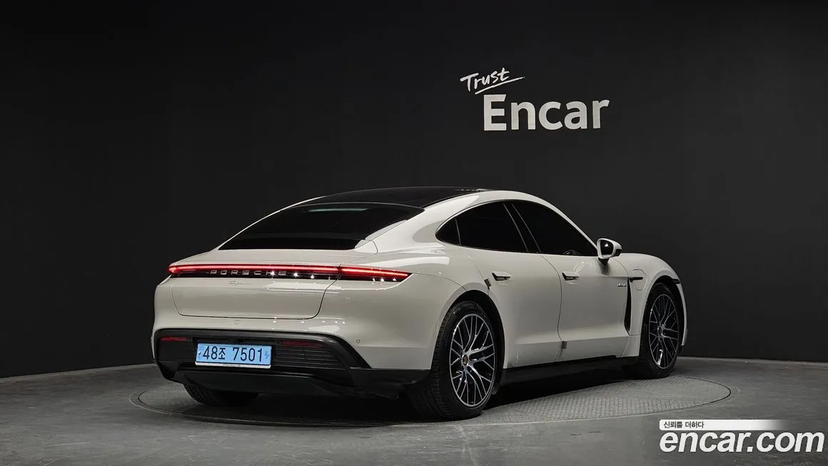 Porsche Taycan 2023 из KR, фото 4